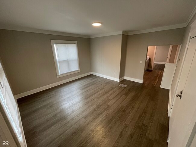 Photo - 129 W Hendricks St Unit 7