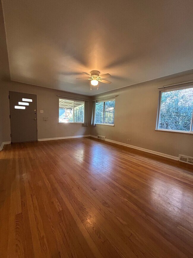 Photo - Dexter Unit 821 Dexter St