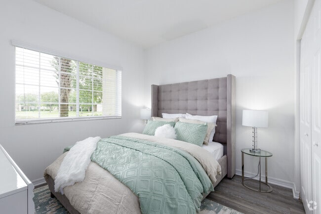 2BR, 2BA - 975SF