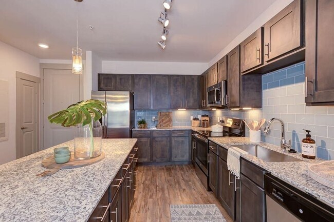 1323 Saint Joseph Street Apt #CL-2119, Dal... - 1323 Saint Joseph Street Apt #CL-2119, Dal... Unit CL2119