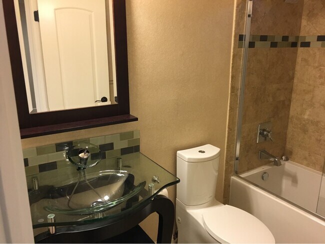 Photo - 6540 Hayvenhurst Ave