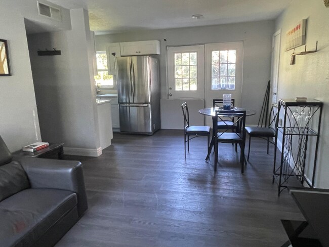 Photo - 5525 Lunsford Dr