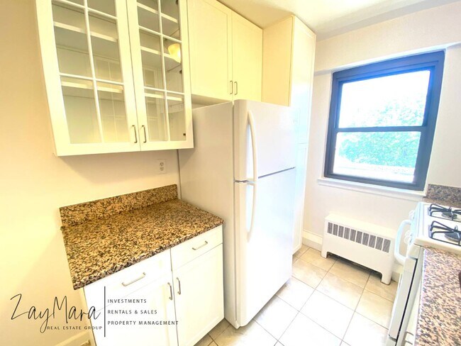 Photo - 300 Pelham Rd