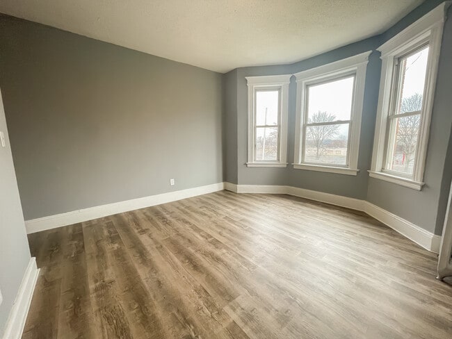 Photo - 267-271 Whethersfield Ave