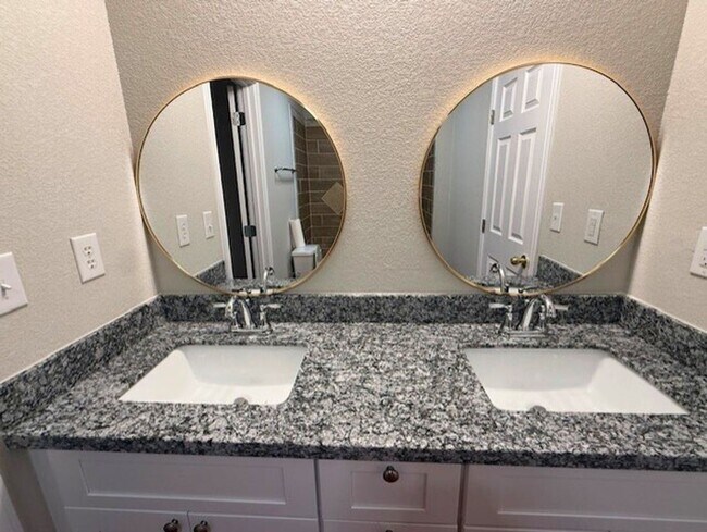 Photo - 2410 Westcliff Rd Unidad 2410 B