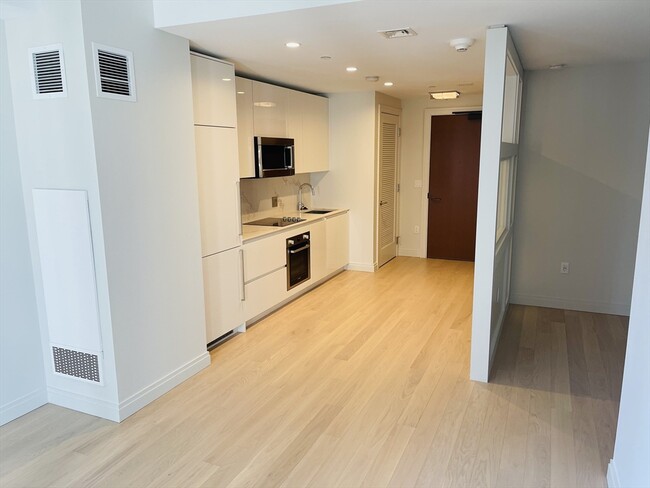 Photo - 135 Seaport Blvd Unit 910