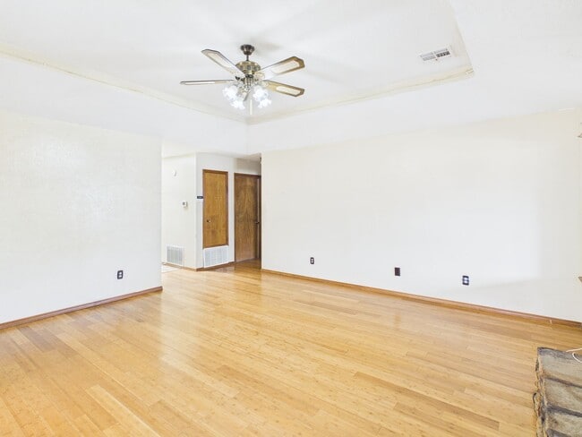 Photo - 807 NW 68th St