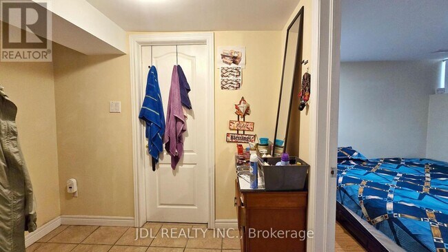 Photo - 110 Church St S