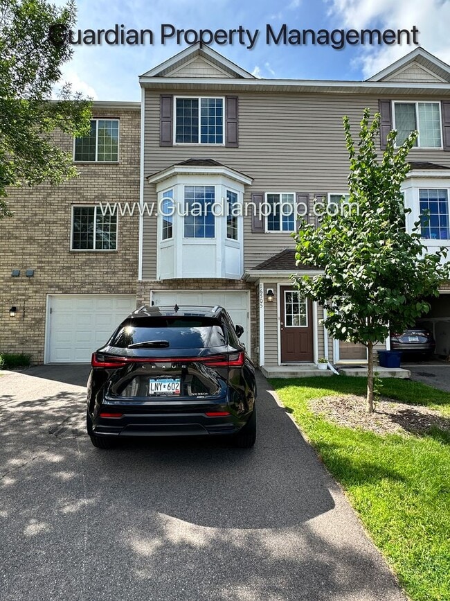 Building Photo - Prior Lake Town Home, 1 Car Garage, W/D, Walk out Patio, Dishwasher Available Sept