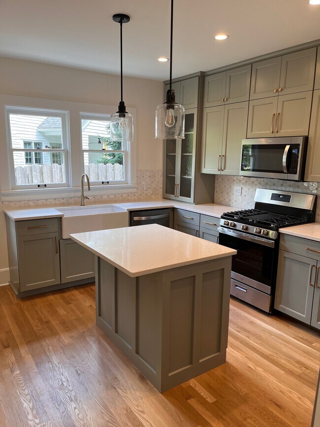 Photo - 937 Riverside Dr