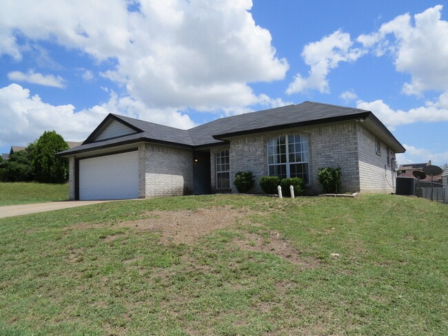 Photo - 2802 Woodlands Dr