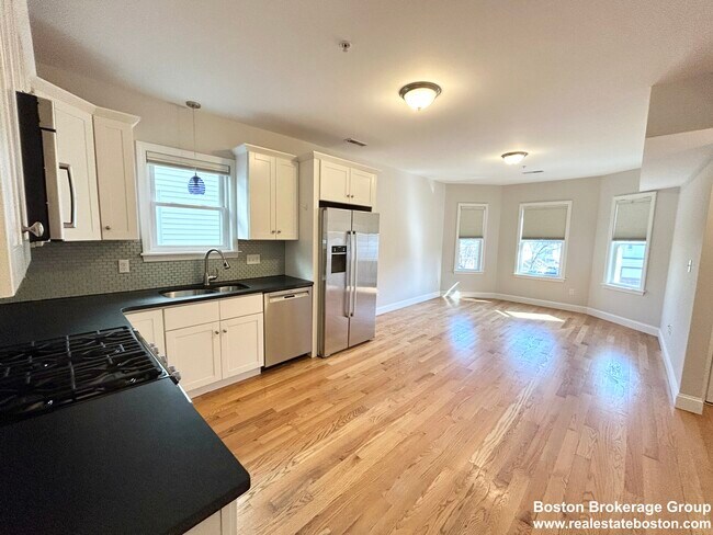 Photo - 995 Dorchester Ave Unit #2