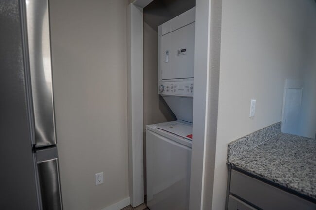 Photo - 1358 N Porter Rd Unidad 1