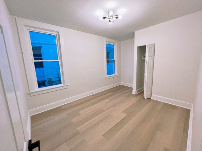 Photo - 720 E 41st St