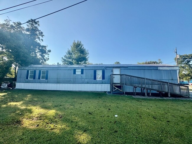 Building Photo - 1007 Spooner St