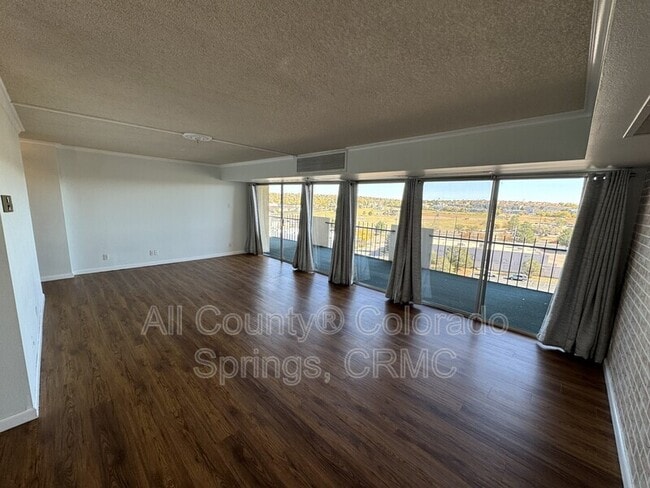 Photo - 411 Lakewood Cir Unidad A802