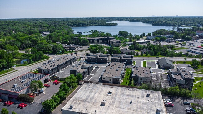 Building Photo - The Stax of Long Lake Rental