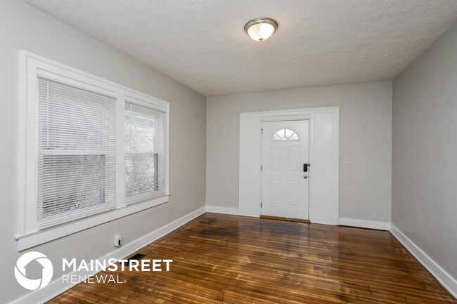 Photo - 1821 W Lee St