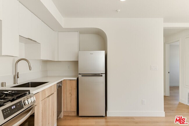 Photo - 2845 1/2 Marsh St