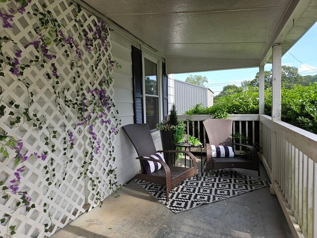 Photo - 463 Berry Rd