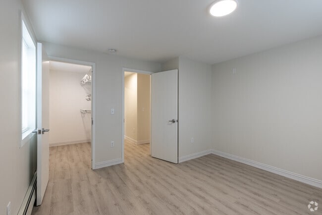 1BR, 1BA - 800SF