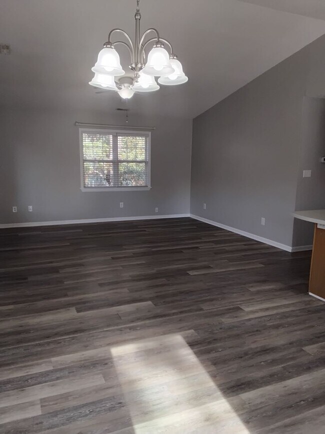 Photo - 422 Holly St