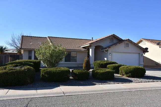 Building Photo - Fabulous Home Close to everything you'll Need in Sierra Vista, Az