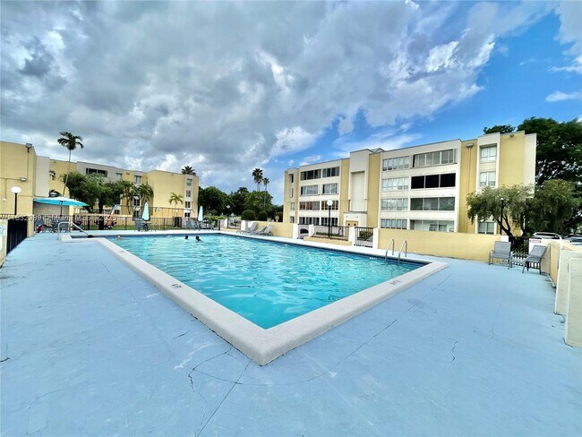 Photo - 6861 SW 147th Ave Condo Unit 2G