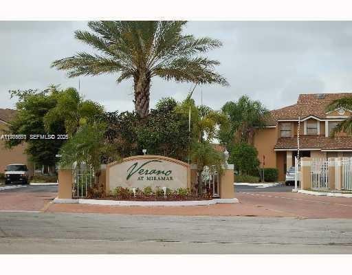 Building Photo - 2201 SW 80th Terrace Unit 2201