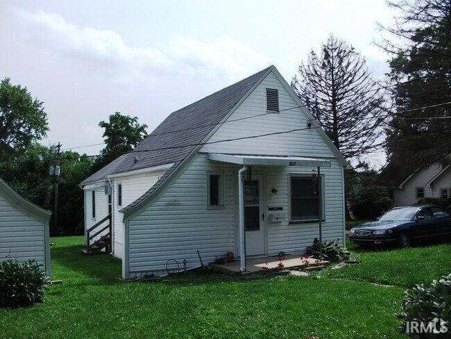 Building Photo - 827 W 1st St Rental