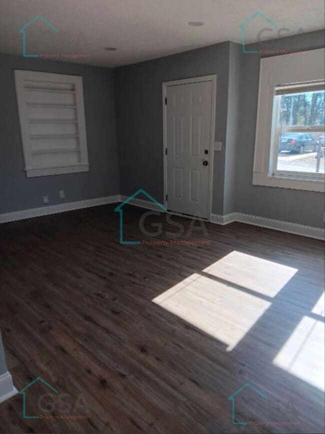 Photo - 3 Bedroom 2 Bath Available!