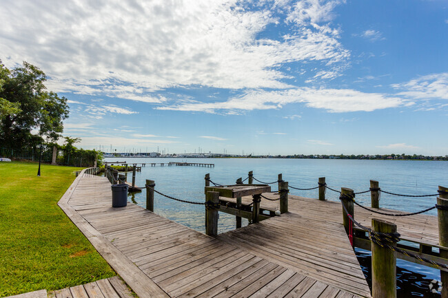 Building Photo - Pirates Landing Rental