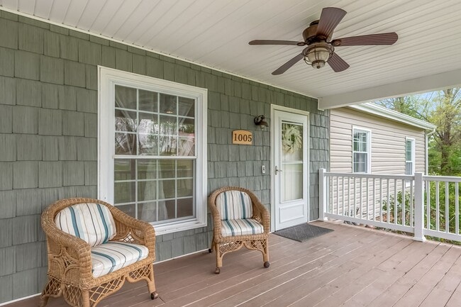 Photo - Spacious ranch close to campus