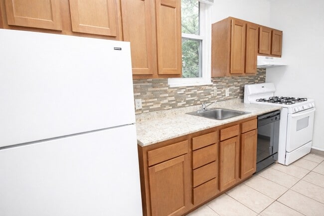 Photo - ASHLEY PLACE -- 080
