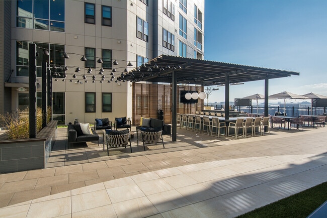 Social Courtyard Lounge