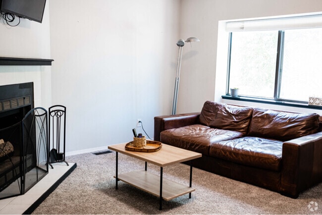 Building Photo - 6335 Chantilly Pl Rental