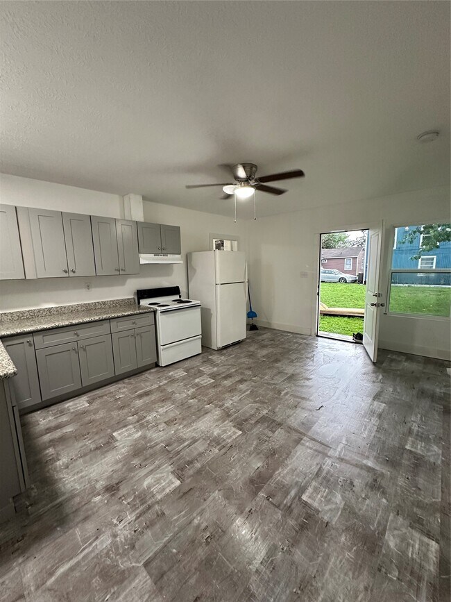 1405 Miles St Unit 7