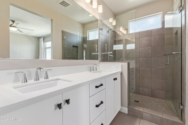 Photo - 3104 N 71st St