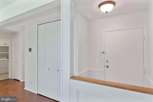 Photo - 221 Crocker Dr Unidad B