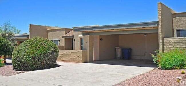 Building Photo - Beautifully Updated 3 Bedroom Townhome nea...