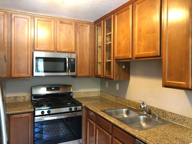 Photo - Super Cute and Close to Lake! Ready for Immediate move in!