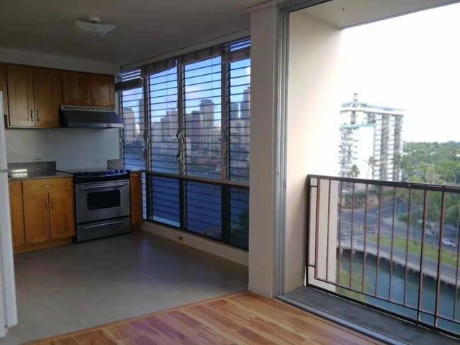 Photo - 620 McCully St Unit 1103