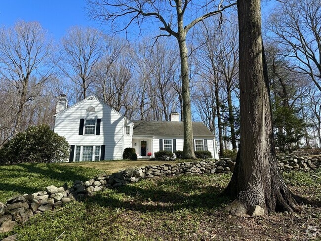 Building Photo - 277 Indian Rock Rd Rental