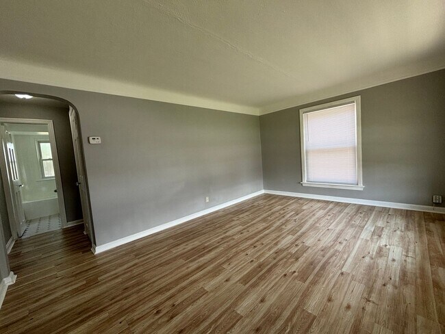 Photo - Spacious Single Family 3 Bedroom with Central Air - Will Not Last Long!