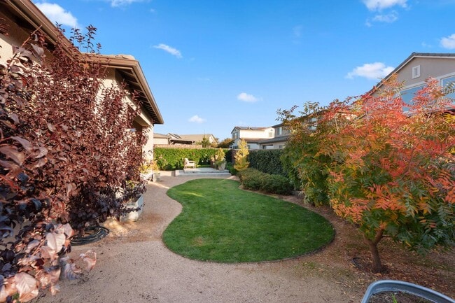 Photo - 822 Overstone Ave