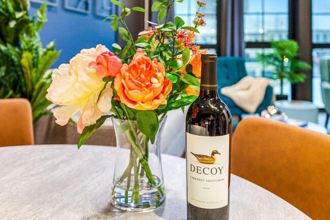 Photo - 611 Commerce St Unit ID1267071P