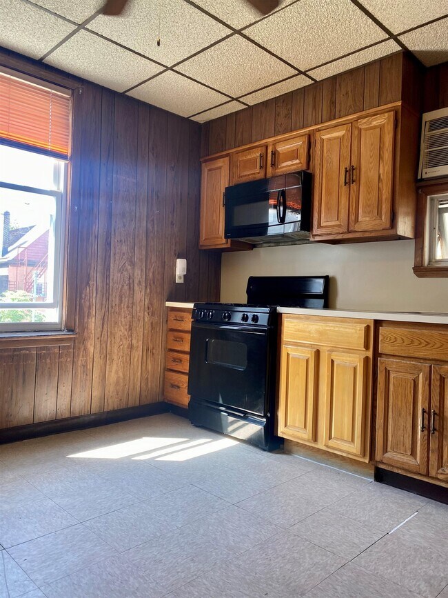 103 Beach St Condo Unit 2 Condo for Rent in Jersey City, NJ