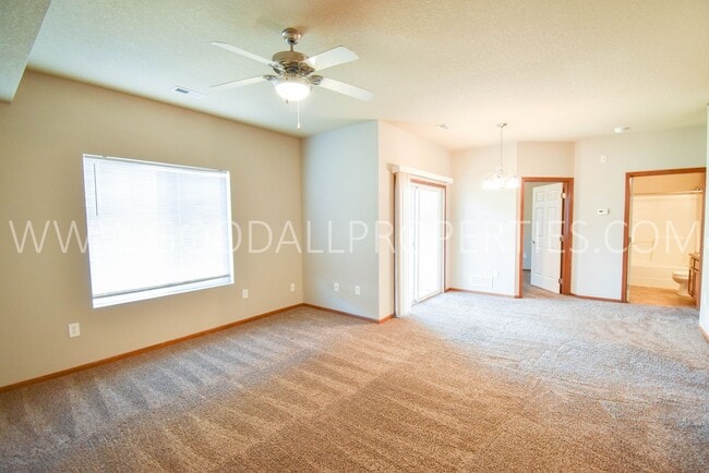 Photo - 2 Bedroom 2 Bath Condo w/ Garage on the gr... Unidad 2