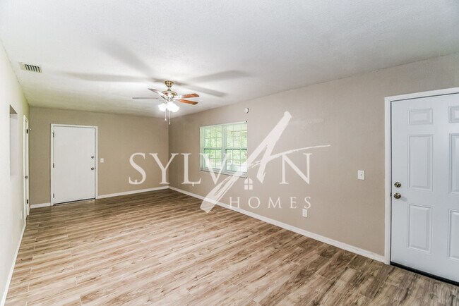 Photo - One-level living at its best