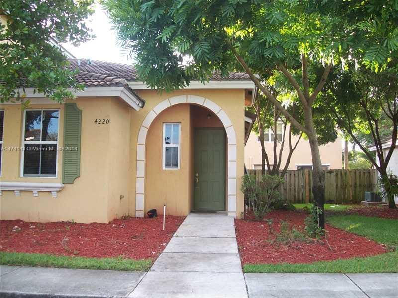 Photo - 4220 NE 9th St Townhome